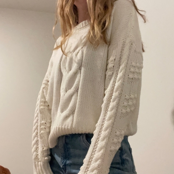 Moon & Madison Anthropologie Cream Cable Knit Bauble Sleeve Sweater Size Medium - Picture 4 of 8